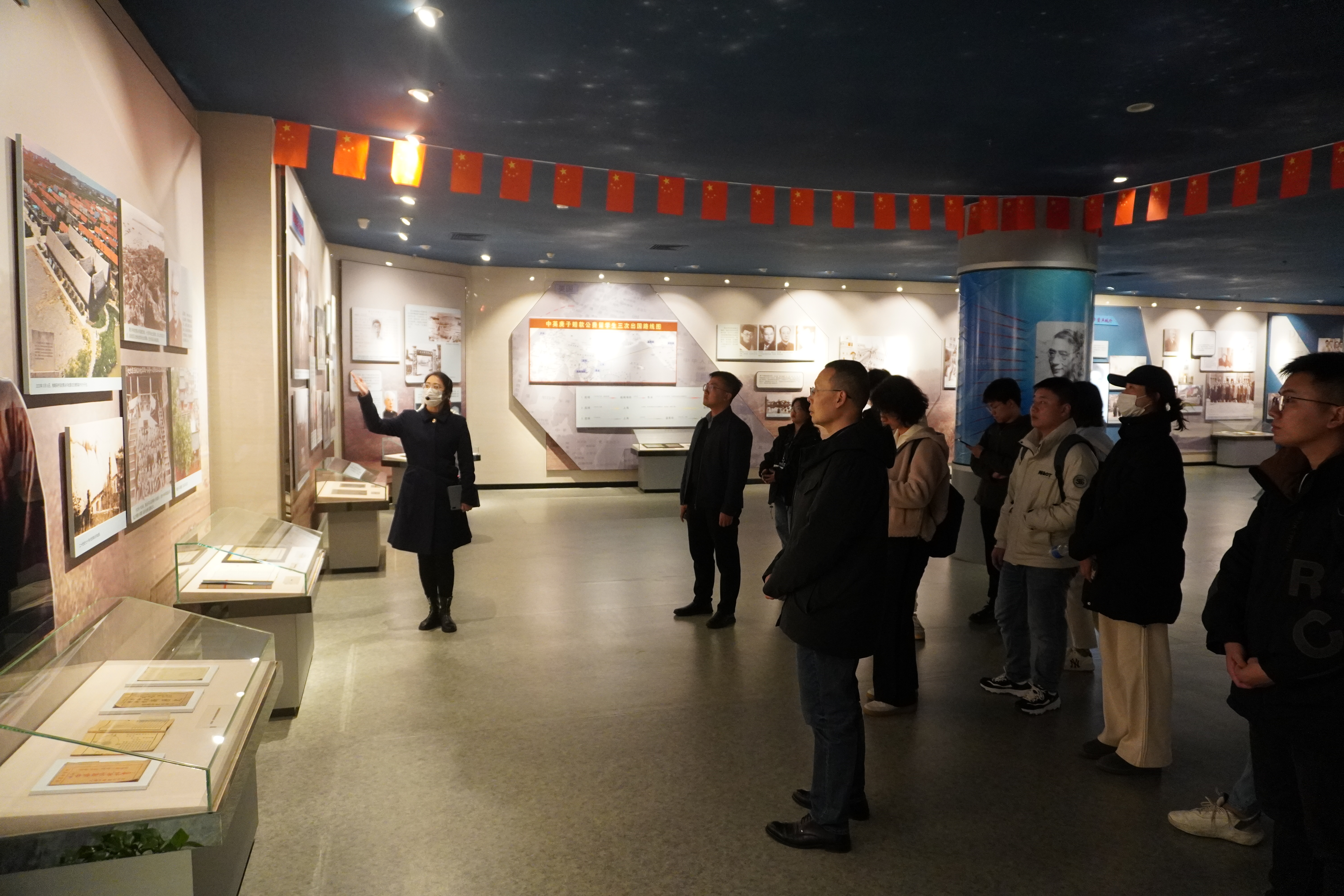 20231206-yl23411永利联合开展“卓越·启航”赴山东荣成联学共建活动-安云龙-师生参访郭永怀事迹陈列馆.JPG 20231206-yl23411永利联合开展“卓越·启航”赴山东荣成联学共建活动-安云龙-师生参访郭永怀事迹陈列馆.JPG